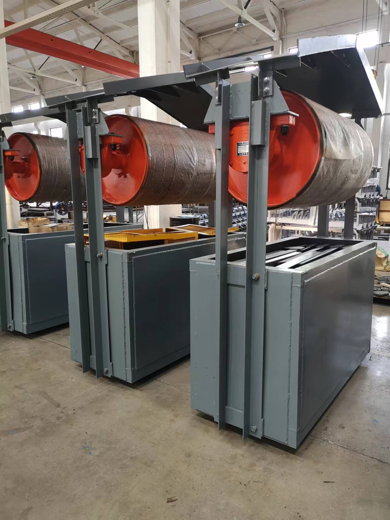 Beubeur conveyor nangtung alat tensioning beurat